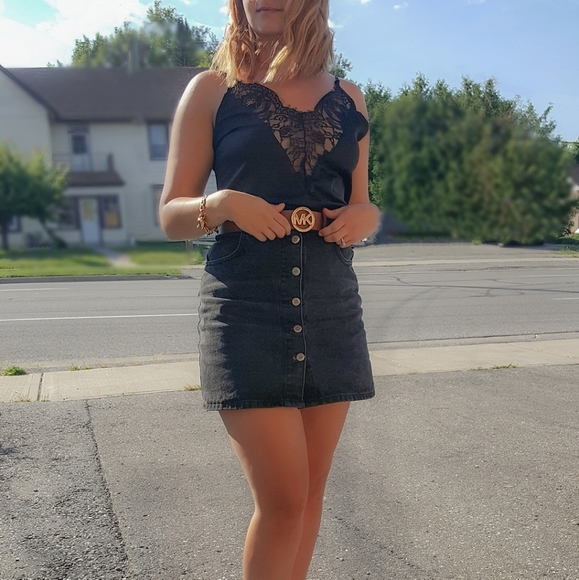 Black silk deep V cami - Picture 7 of 7